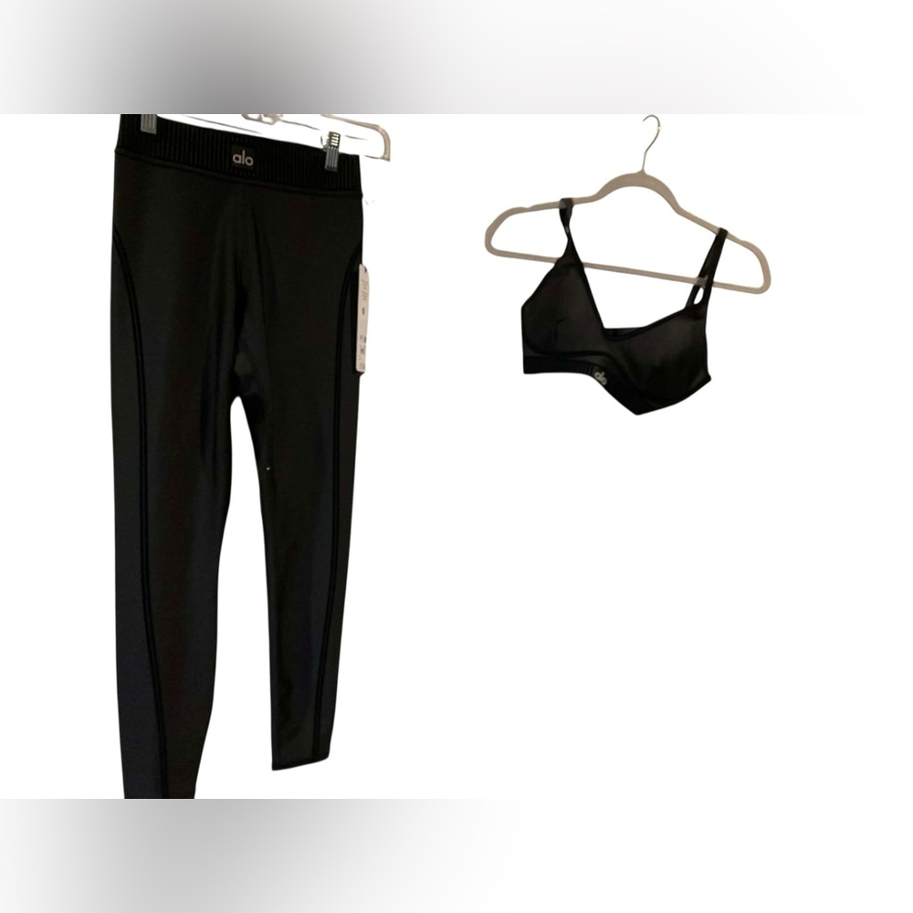 NWT Alo Yoga line up leggings and bra set BLACK Size XS/S